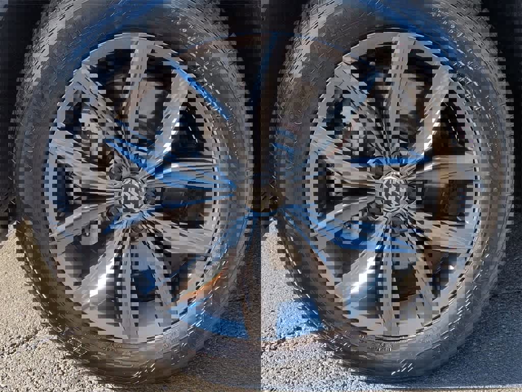 Used 2022 Volkswagen Tiguan SE image 14