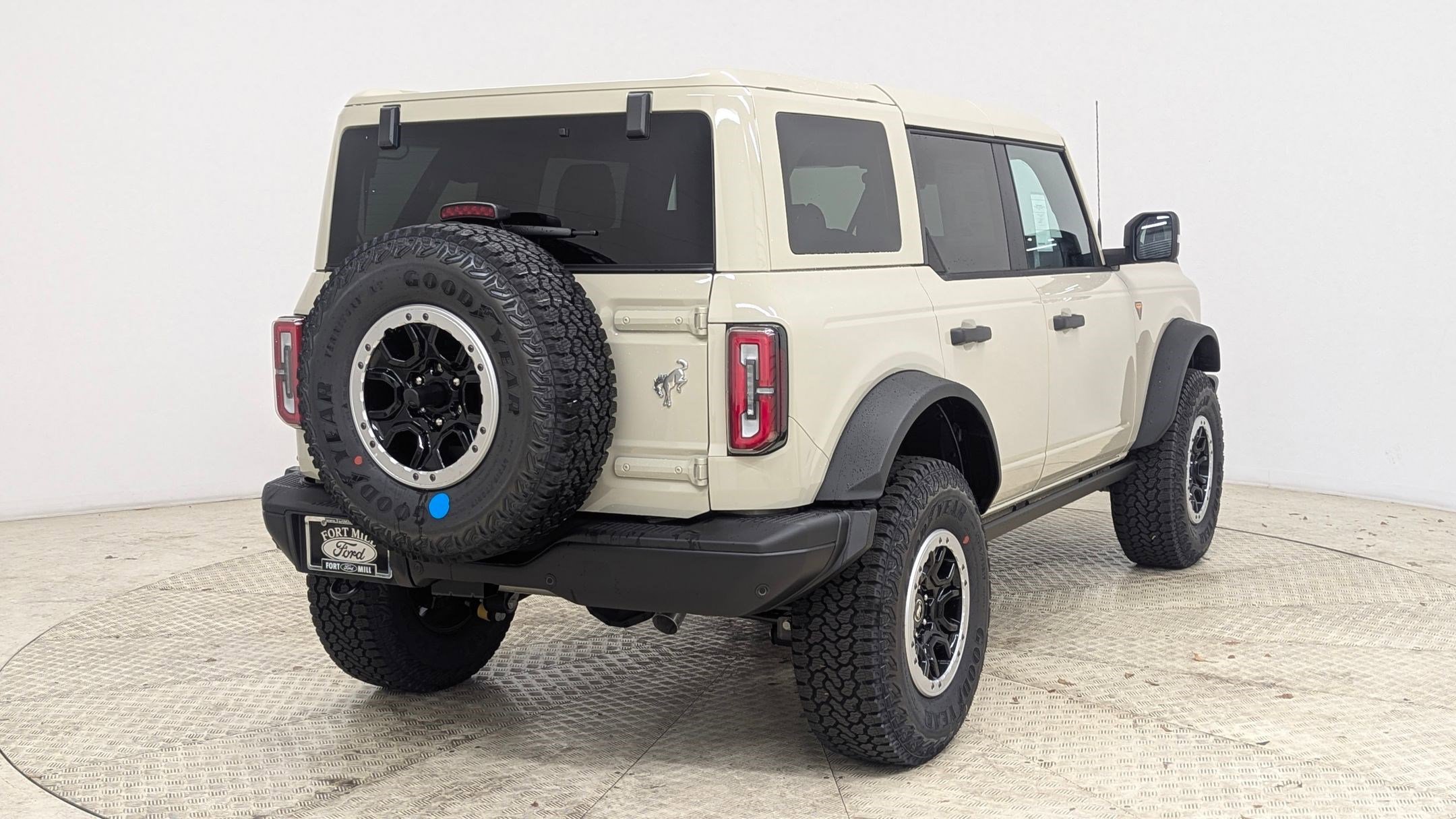 New 2025 Ford Bronco Badlands image 8