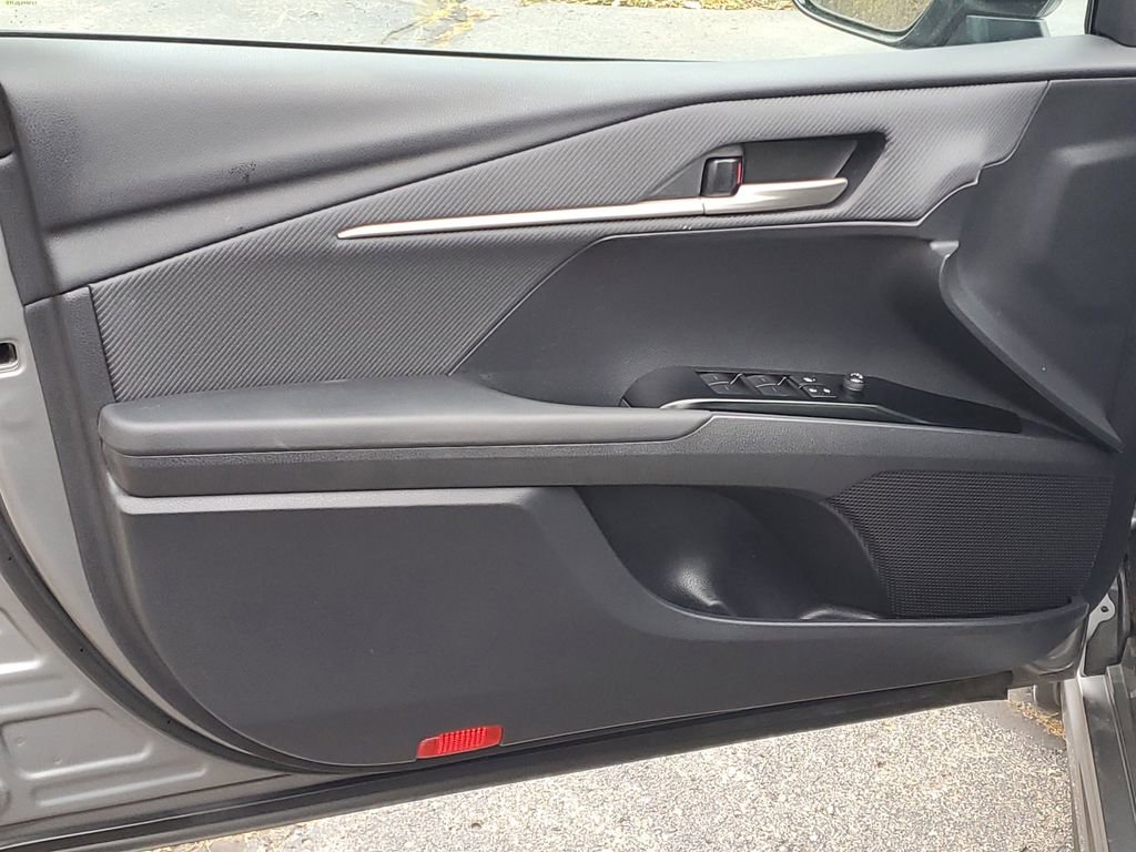 Used 2025 Toyota Camry SE image 9