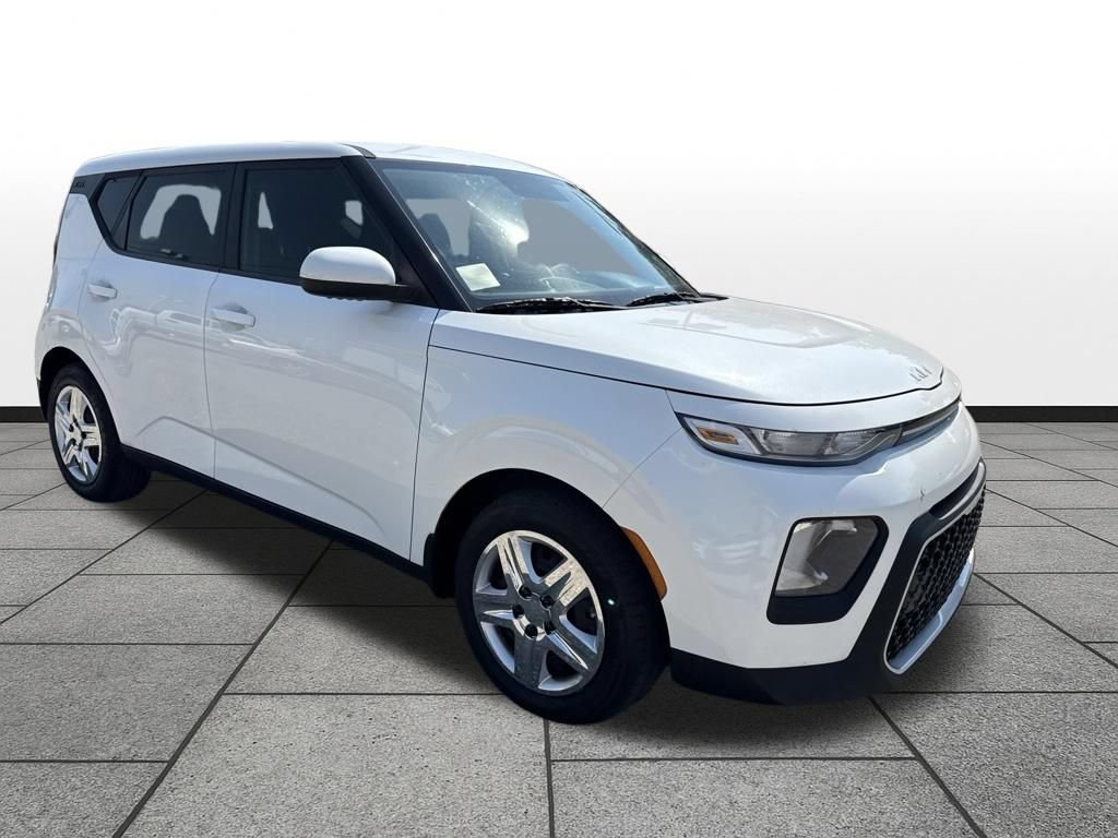 Used 2022 Kia Soul LX FWD image 3