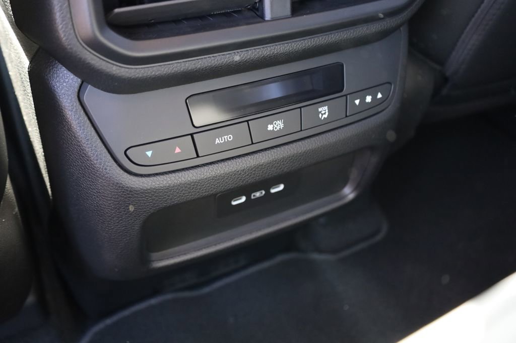 New 2025 Honda Pilot Touring image 30