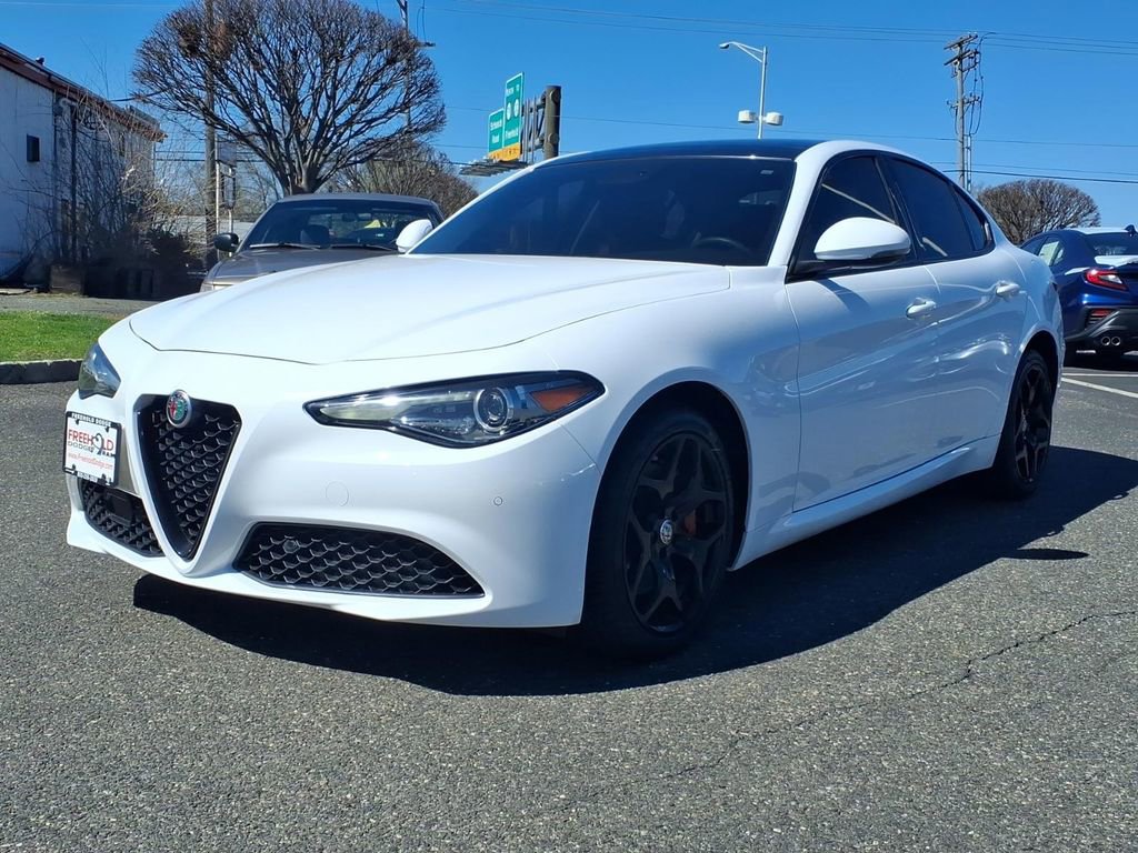 Used 2018 Alfa Romeo Giulia Ti w/ TI Performance Package image 3