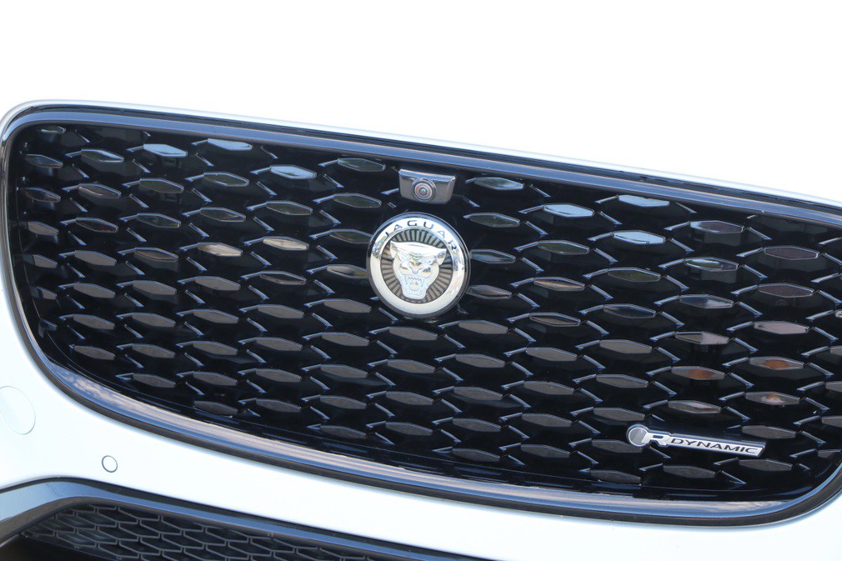 Used 2024 Jaguar F-PACE R-Dynamic S AWD/4WD image 12