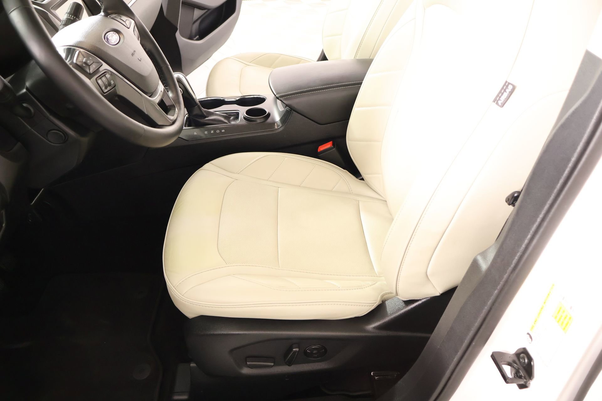 Used 2019 Ford Explorer Limited w/ Limited Luxury Package FWD image 12