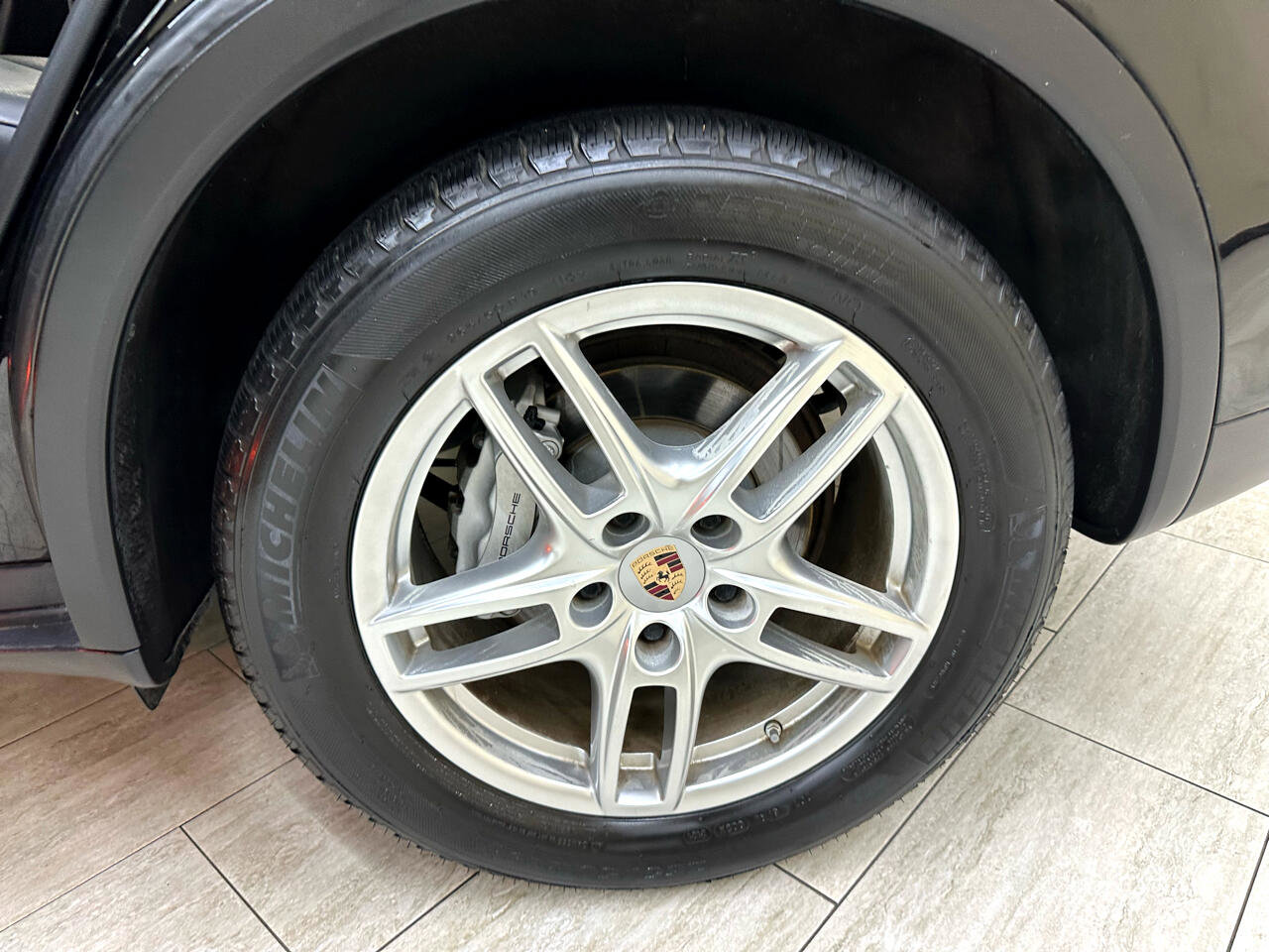 Used 2014 Porsche Cayenne S image 36