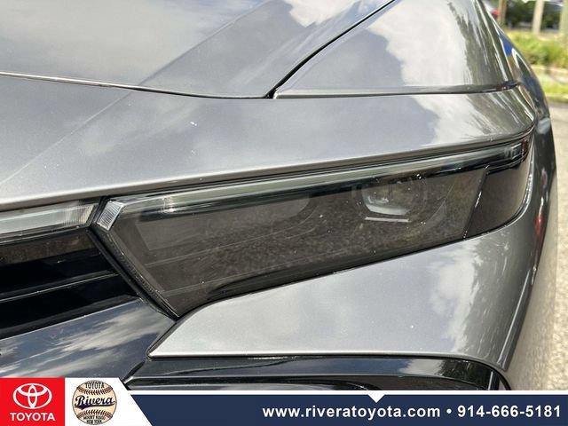 Used 2023 Toyota Crown AWD/4WD image 11