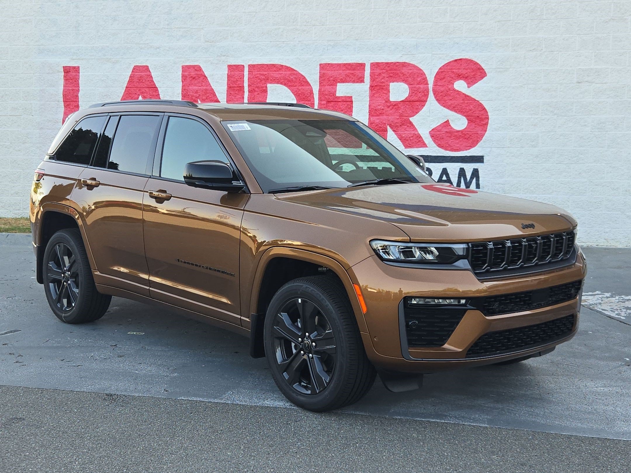 New 2027 Jeep Grand Cherokee Limited AWD/4WD image 1