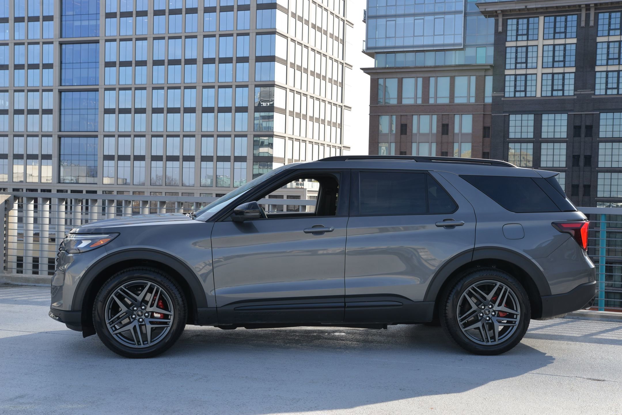 Used 2025 Ford Explorer ST w/ Sun And Sound Package image 2