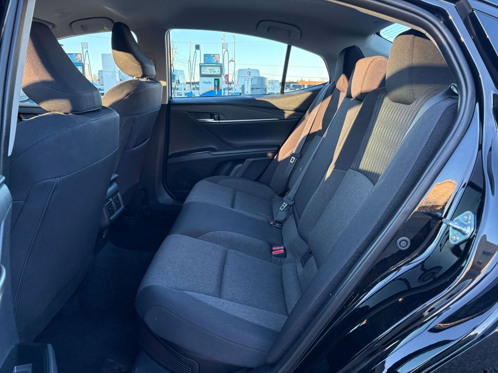 Used 2025 Toyota Camry LE image 24