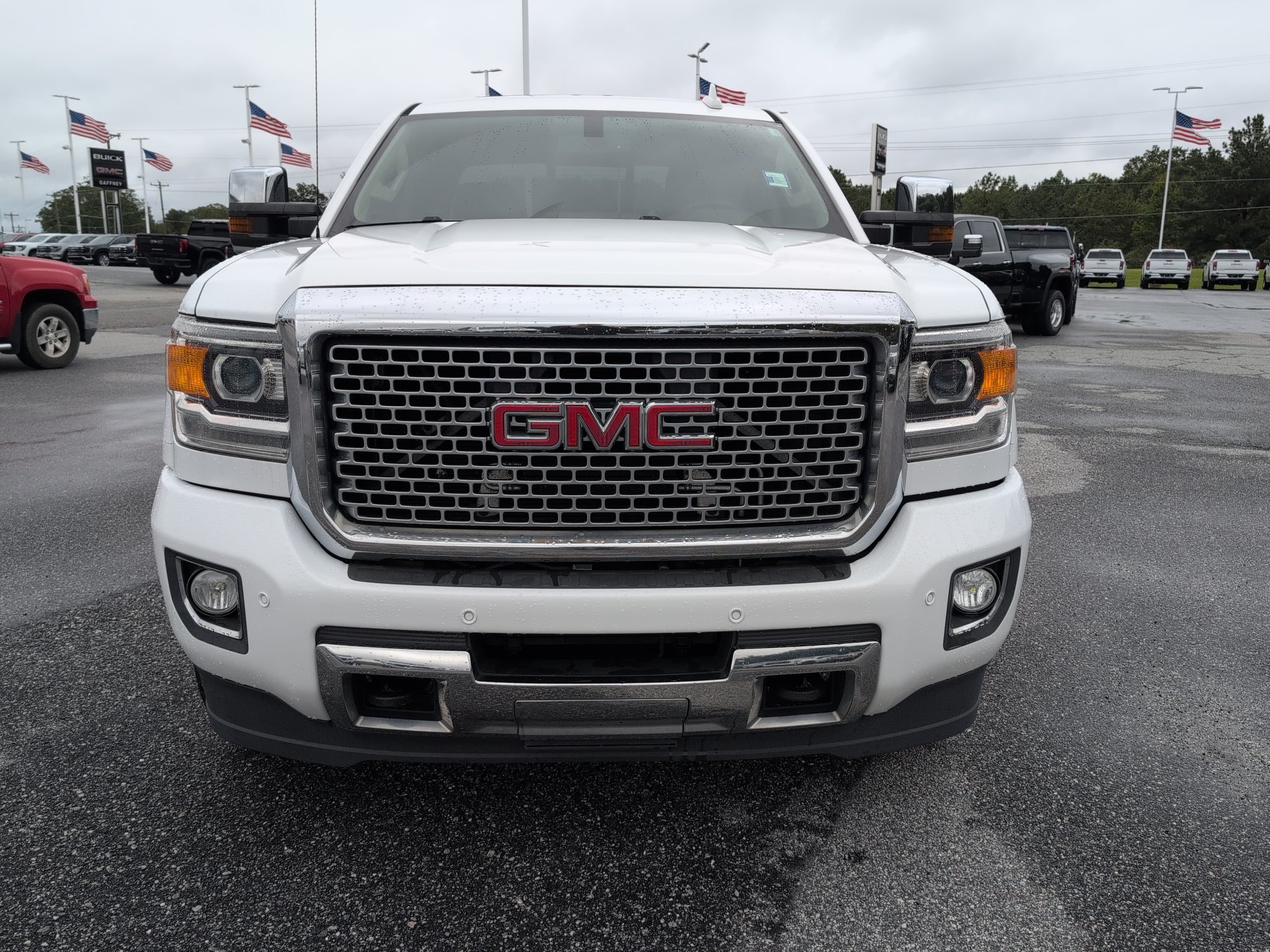 Used 2016 GMC Sierra 2500 Denali w/ Suspension Package, Off-Road AWD/4WD image 5