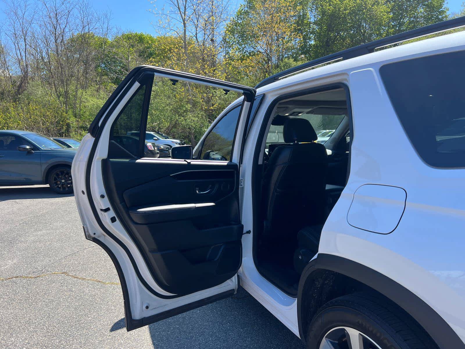Used 2023 Honda Pilot Touring image 34
