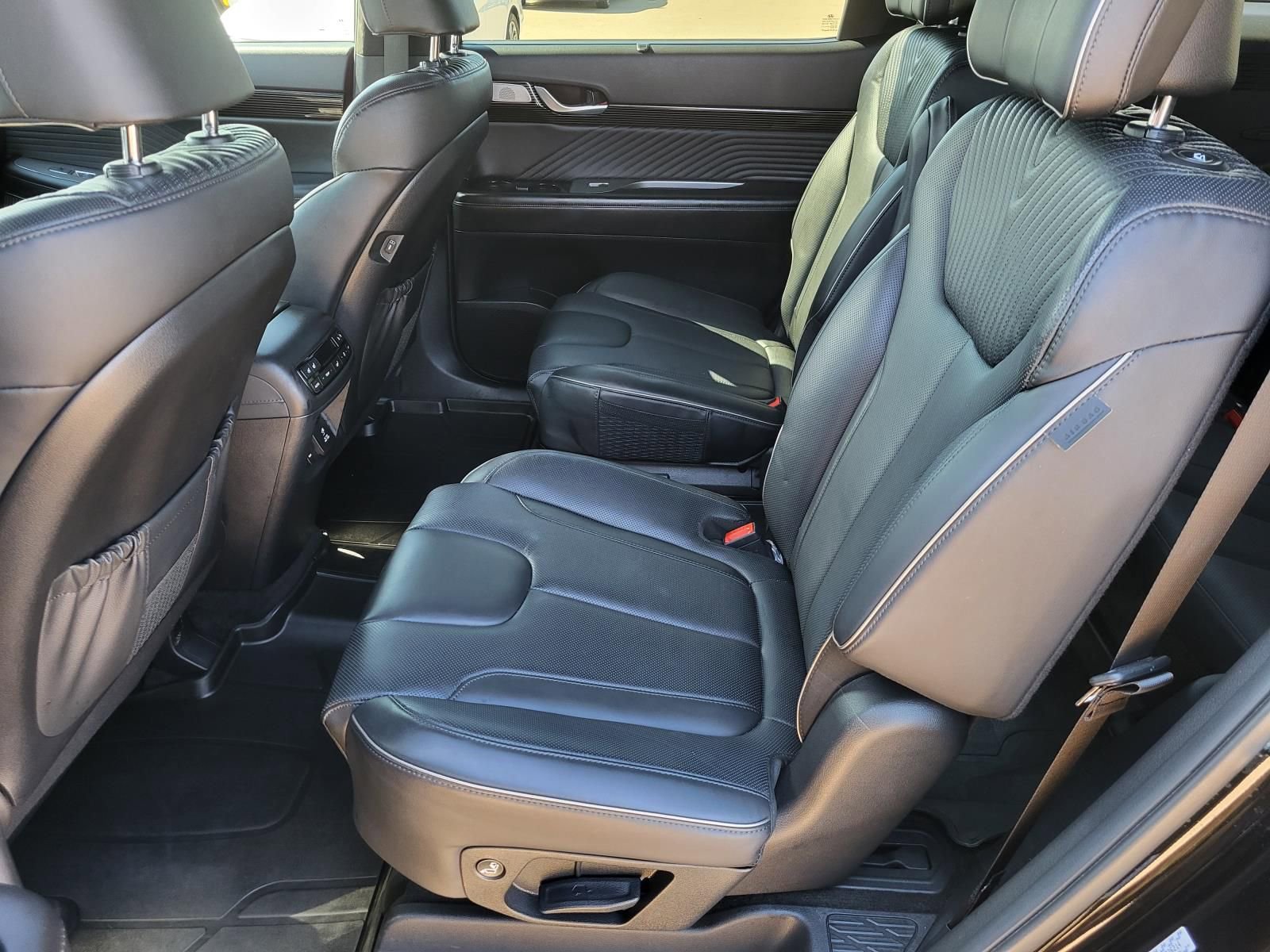 Used 2025 Hyundai Palisade Calligraphy image 13