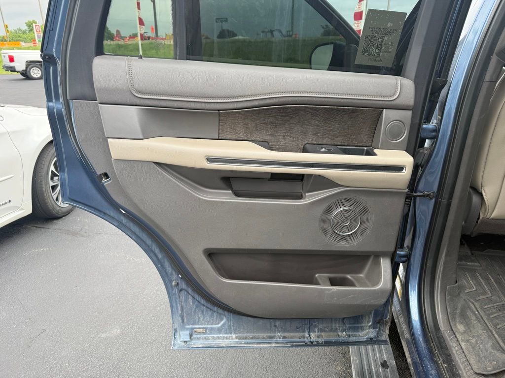 Used 2018 Ford Expedition Limited w/ Equipment Group 302A AWD/4WD image 16