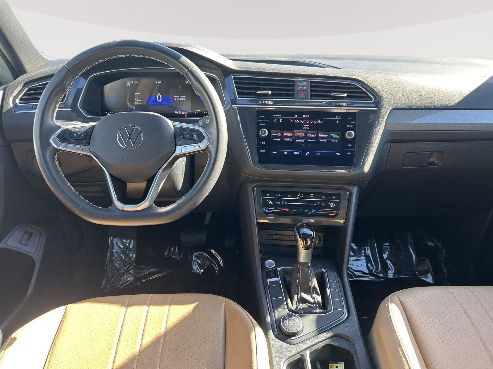 Certified 2024 Volkswagen Tiguan SE w/ Panoramic Sunroof Package AWD/4WD image 12