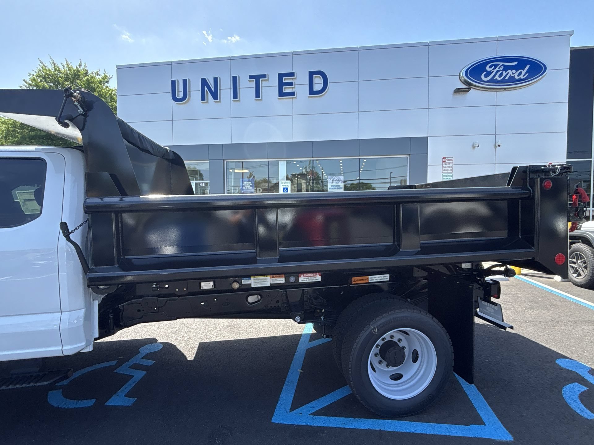 New 2026 Ford F550 4x4 Supercab Super Duty image 19