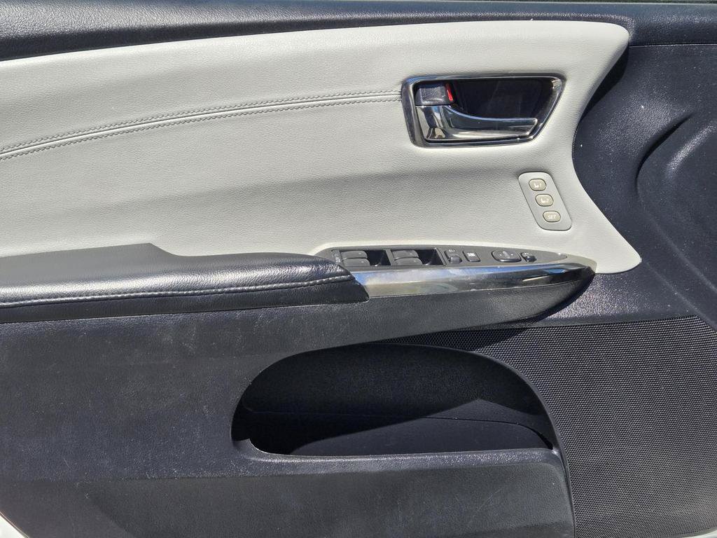 Used 2014 Toyota Avalon XLE Touring FWD image 12