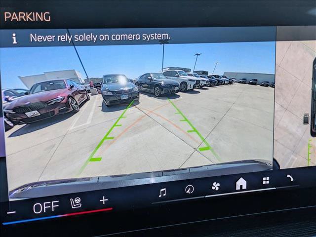 Used 2025 BMW 750e xDrive w/ Executive Package AWD/4WD image 14