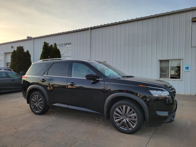 Used 2022 Nissan Pathfinder SL w/ SL Premium Package FWD image 10