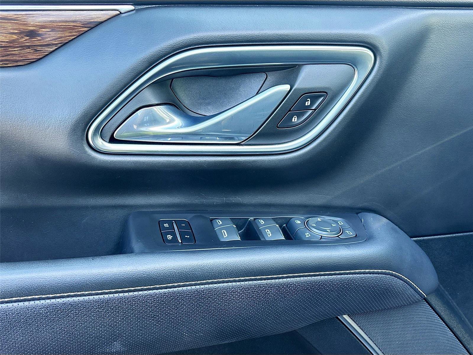 Used 2023 Chevrolet Suburban Premier image 20