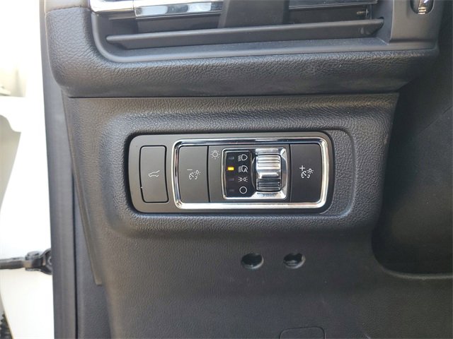 Used 2024 Lincoln Corsair FWD w/ Equipment Group 102A image 15