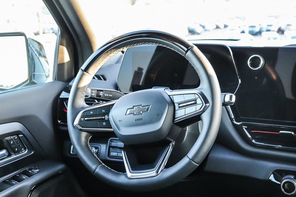 Used 2026 Chevrolet Silverado EV Trail Boss AWD/4WD image 17