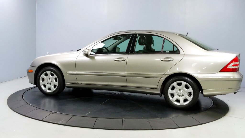 Used 2005 Mercedes-Benz C 320 4MATIC Sedan image 4