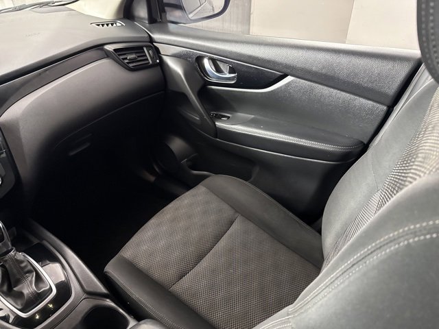 Used 2018 Nissan Rogue Sport SV image 24