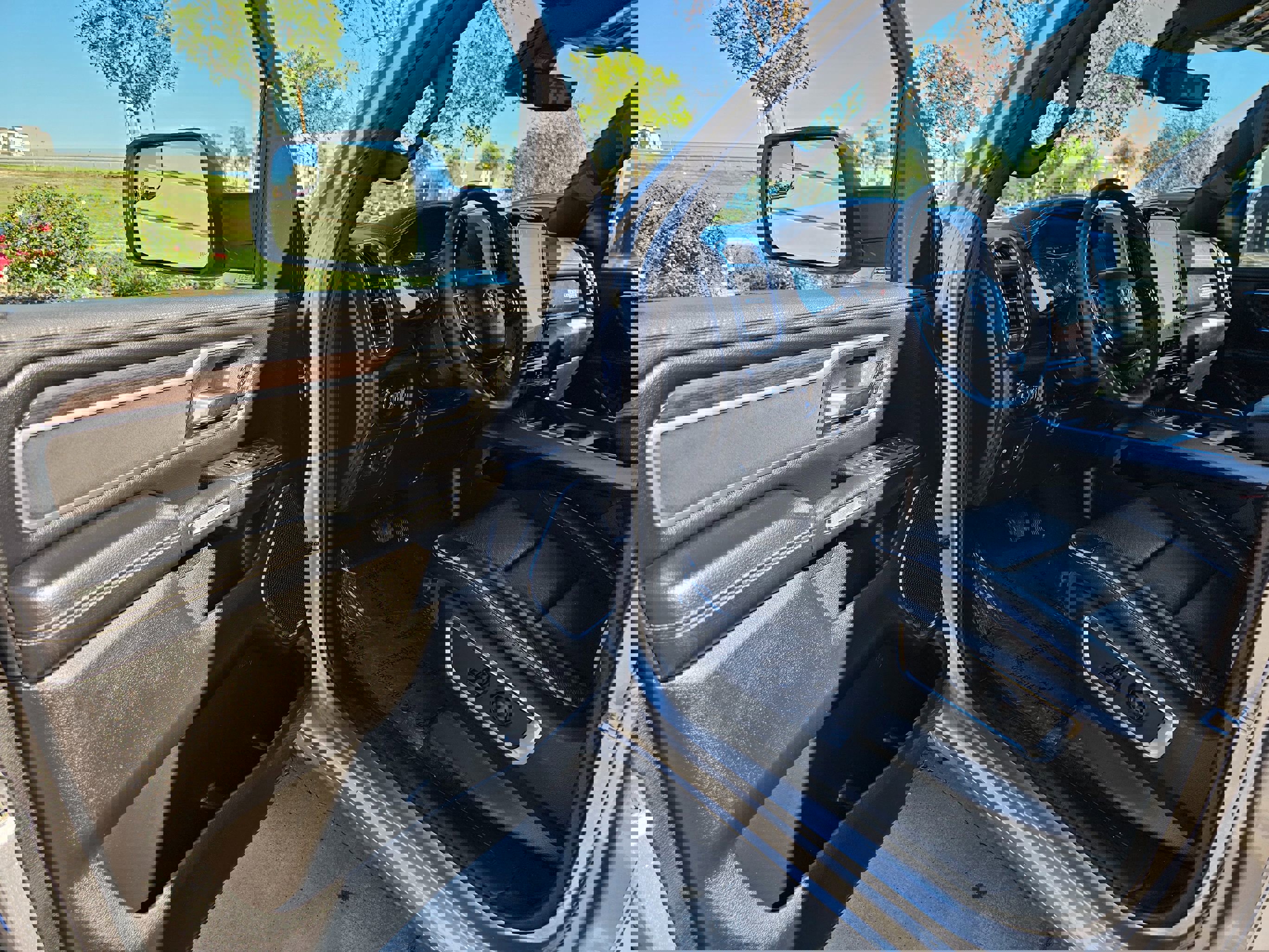 Used 2025 RAM 1500 Laramie image 15