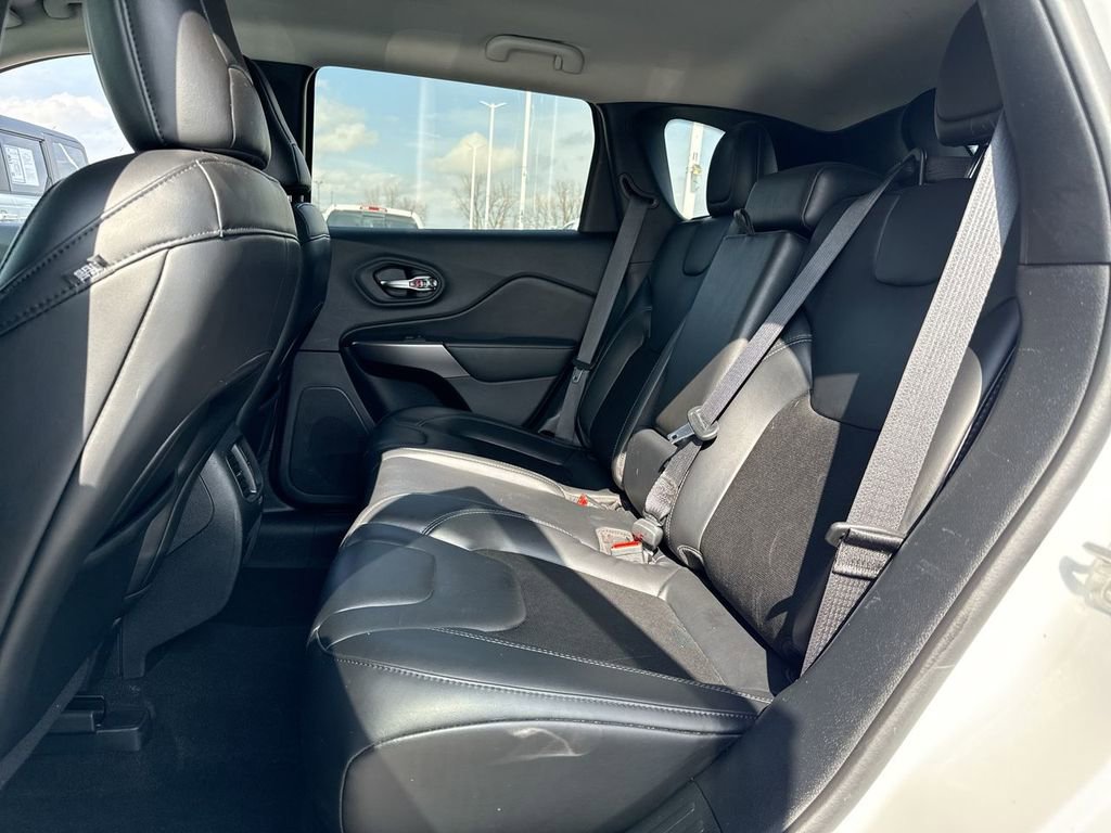 Used 2020 Jeep Cherokee Latitude Plus w/ Cold Weather Group image 23