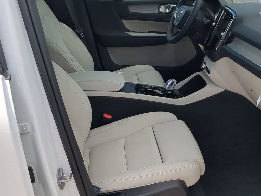 New 2026 Volvo XC40 B5 Plus w/ Climate Package AWD/4WD image 20