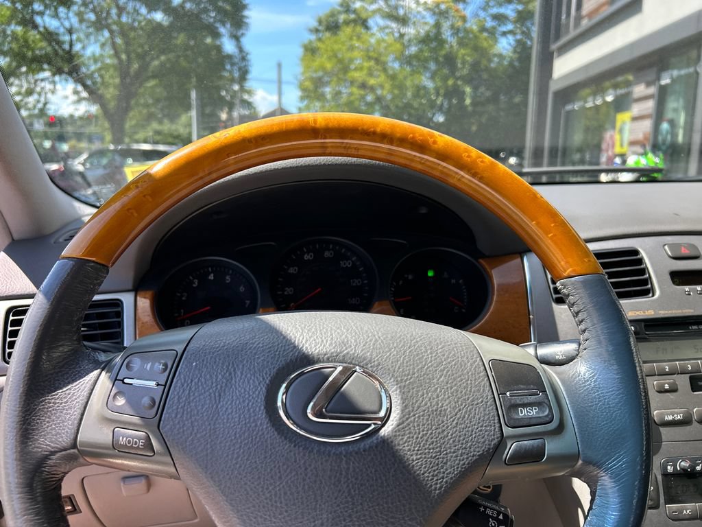 Used 2005 Lexus ES 330 FWD image 12