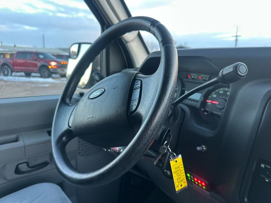 Used 2010 Ford E-150 and Econoline 150 image 19