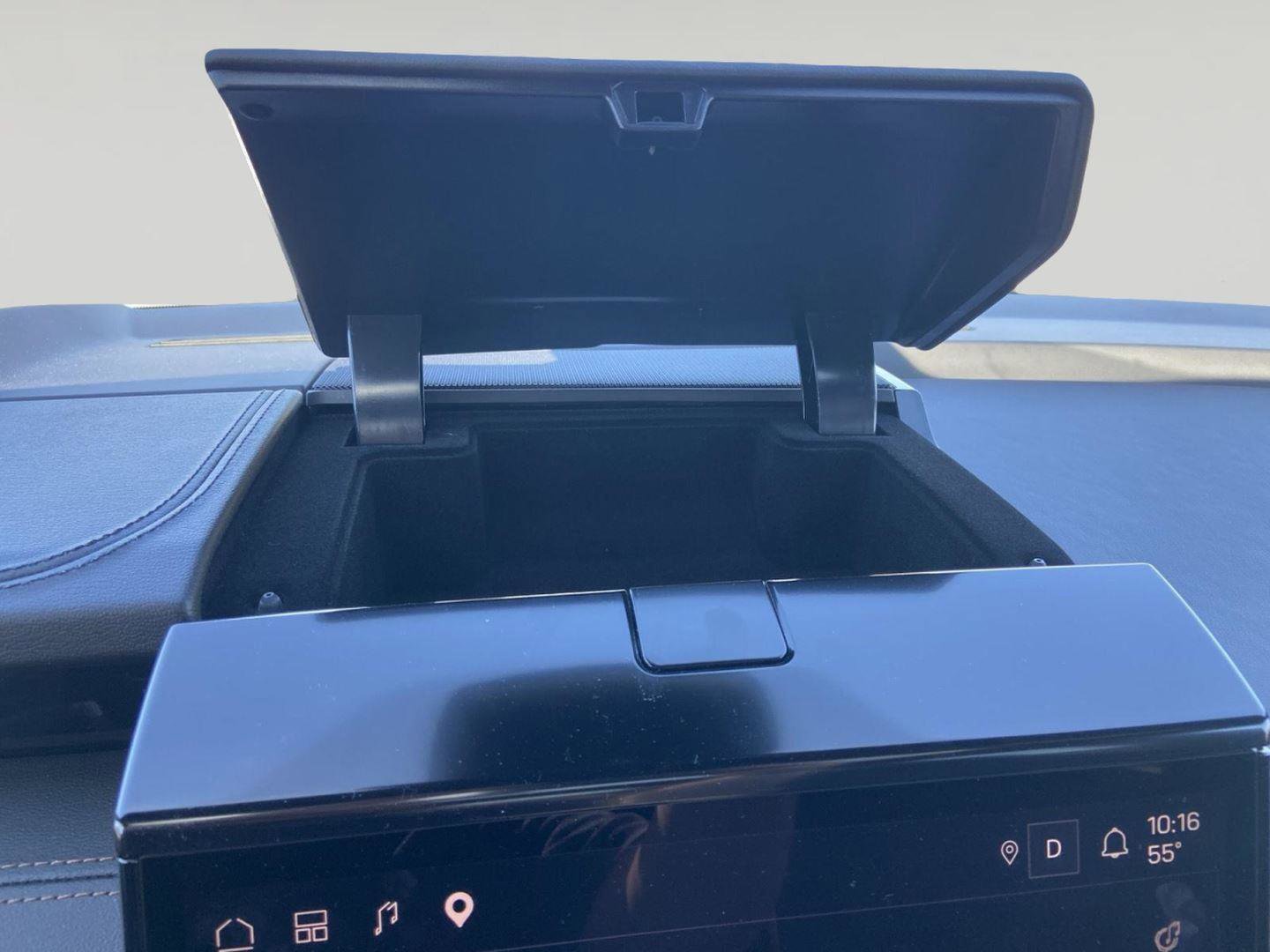 Used 2026 GMC Yukon AT4 w/ AT4 Premium Package AWD/4WD image 27