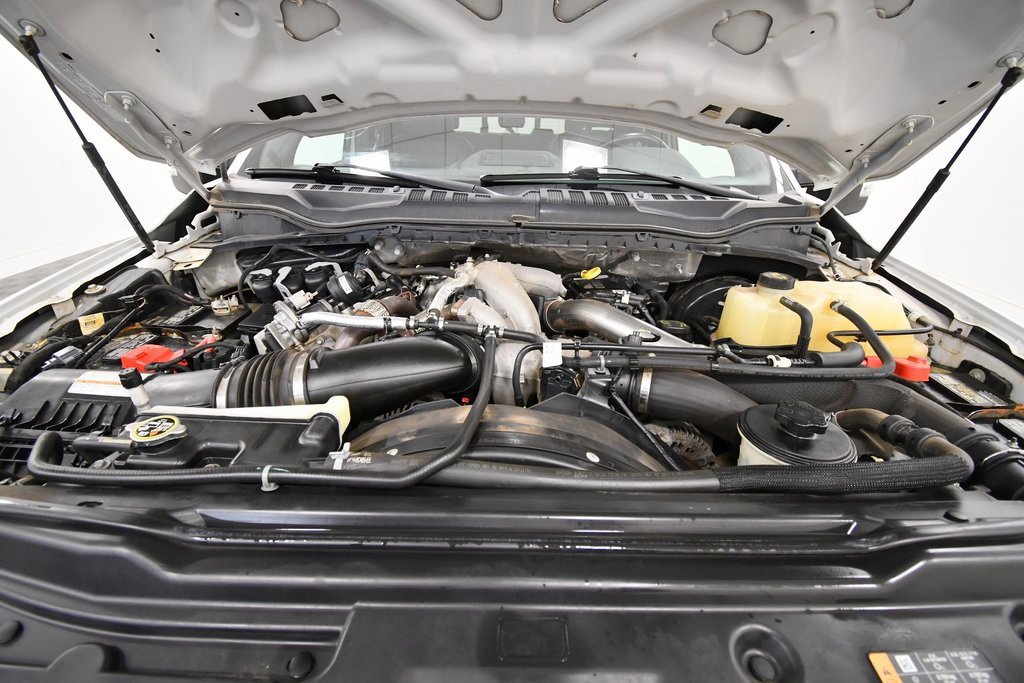 Used 2022 Ford F350 Lariat image 12