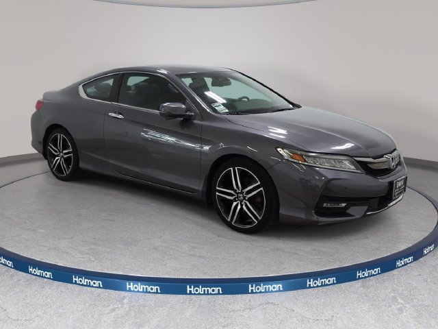 Used 2017 Honda Accord Touring image 4