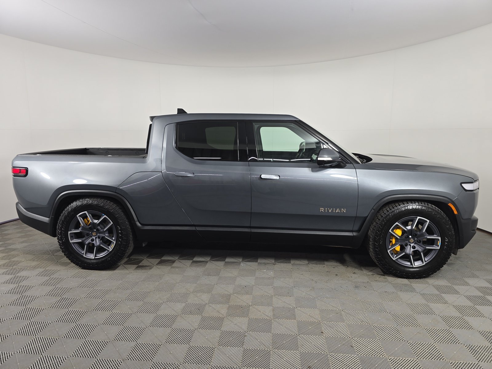 Used 2024 Rivian R1T Adventure Quad AWD/4WD image 6
