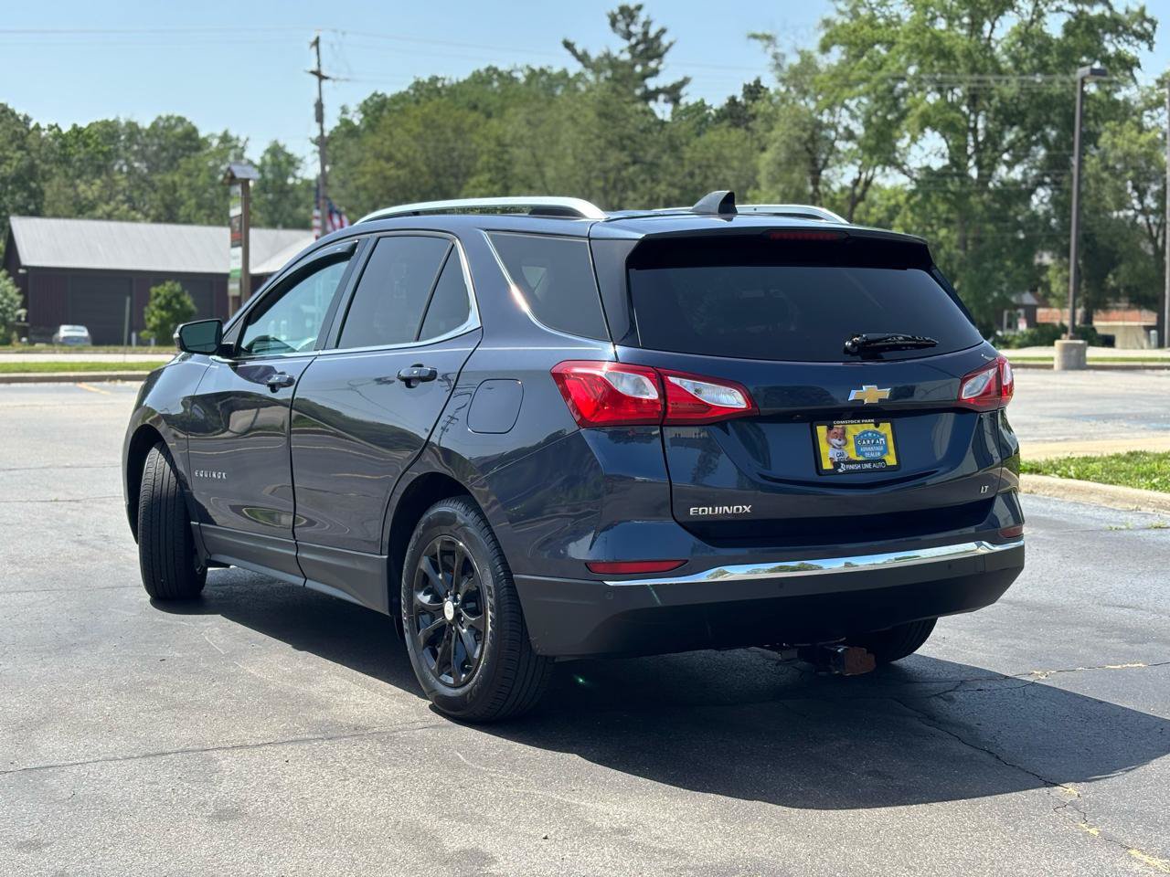 Used 2018 Chevrolet Equinox LT w/ Sun & Infotainment Package FWD image 6