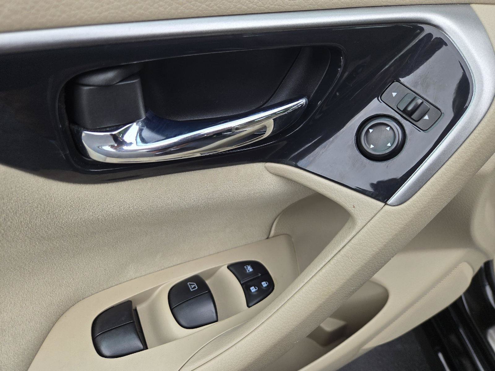 Used 2014 Nissan Altima 2.5 SV FWD image 14