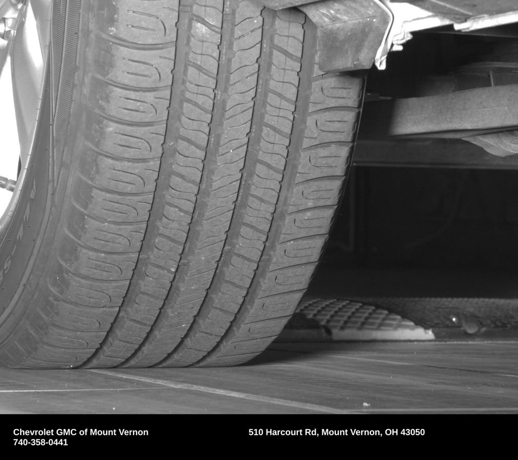 Used 2019 Ford Explorer XLT w/ Equipment Group 202A AWD/4WD image 14
