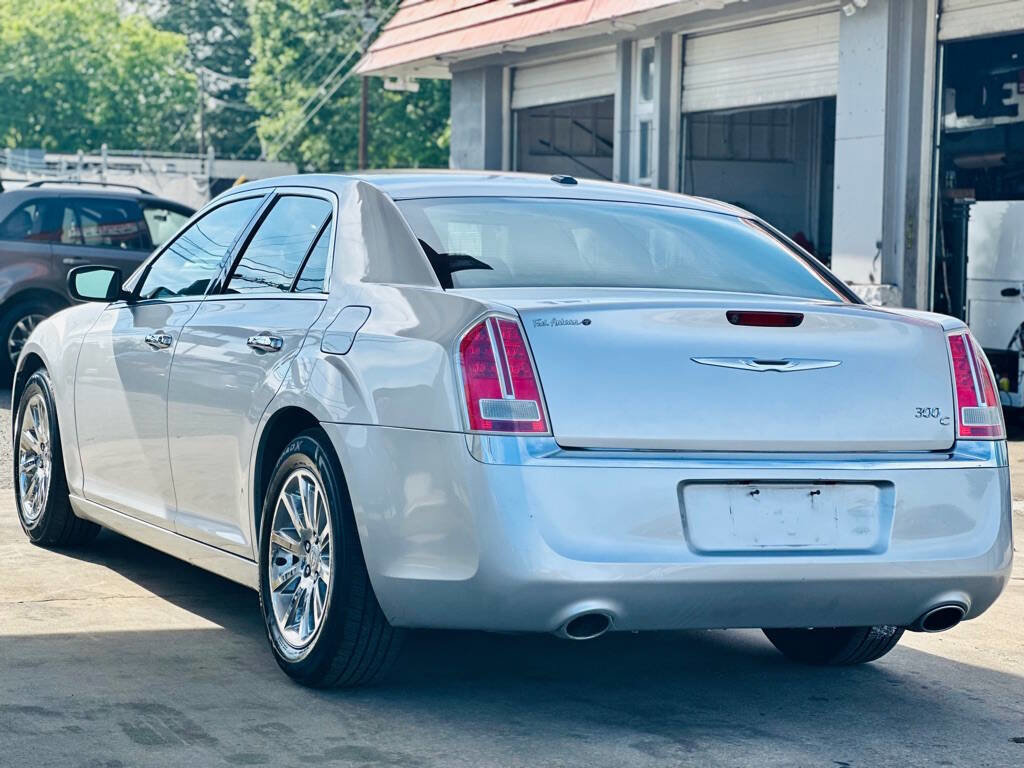 Used 2012 Chrysler 300 C RWD image 8