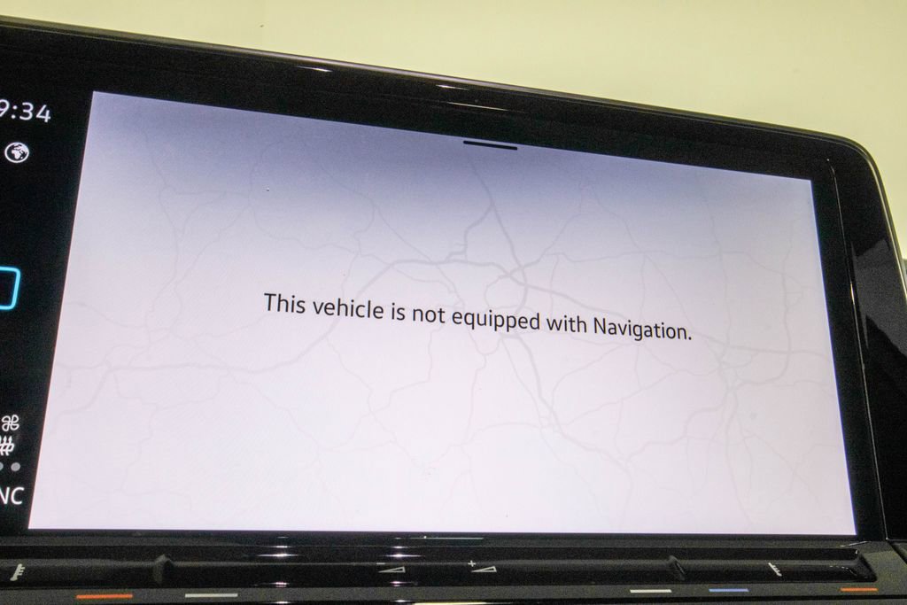 Used 2024 Volkswagen Atlas SE image 25