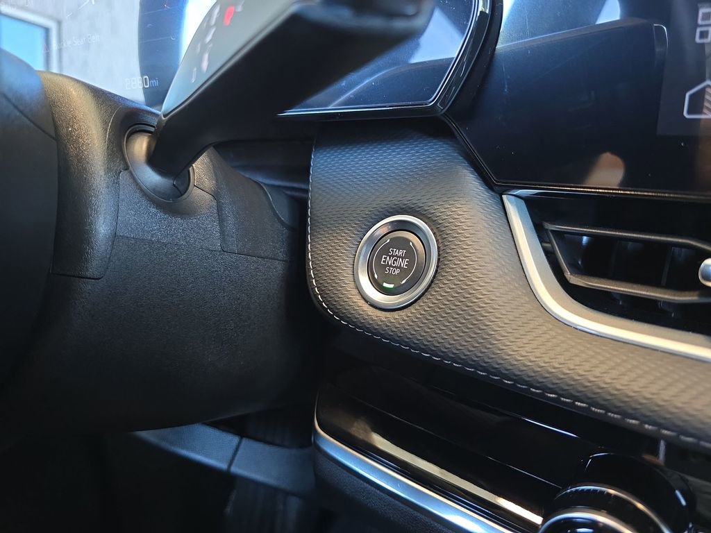 New 2025 Chevrolet Equinox LT image 18