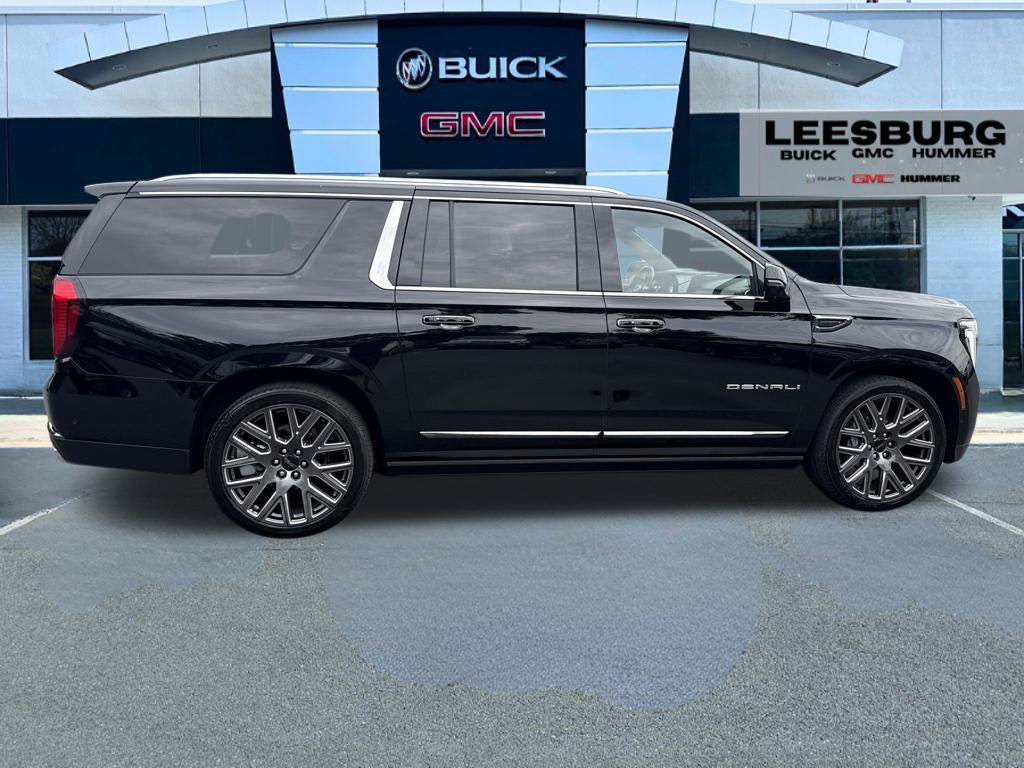 Used 2025 GMC Yukon XL Denali Ultimate AWD/4WD image 8
