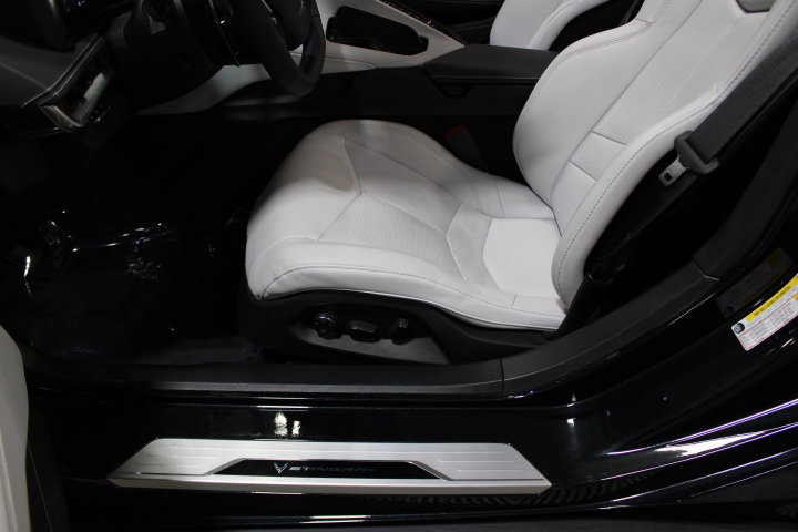 Used 2024 Chevrolet Corvette Stingray Preferred Conv w/ Z51 Performance Package RWD image 28