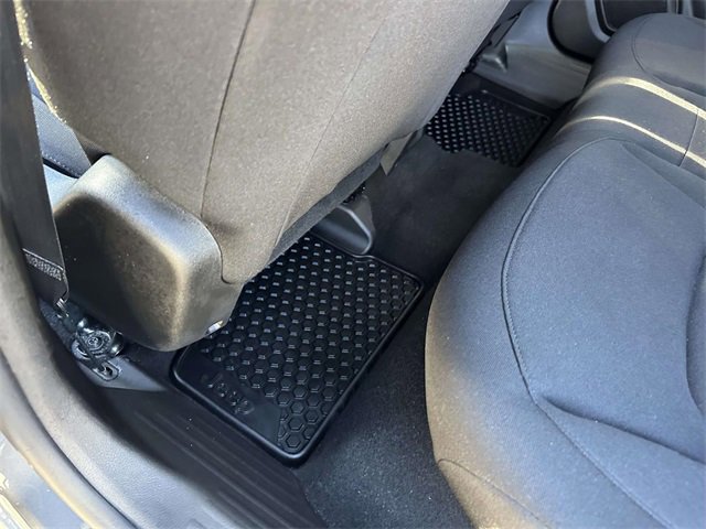 Certified 2022 Jeep Renegade Latitude w/ Convenience Group image 19