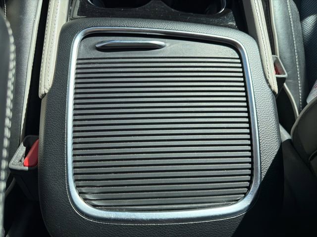 Used 2023 Chrysler Pacifica Limited FWD image 38