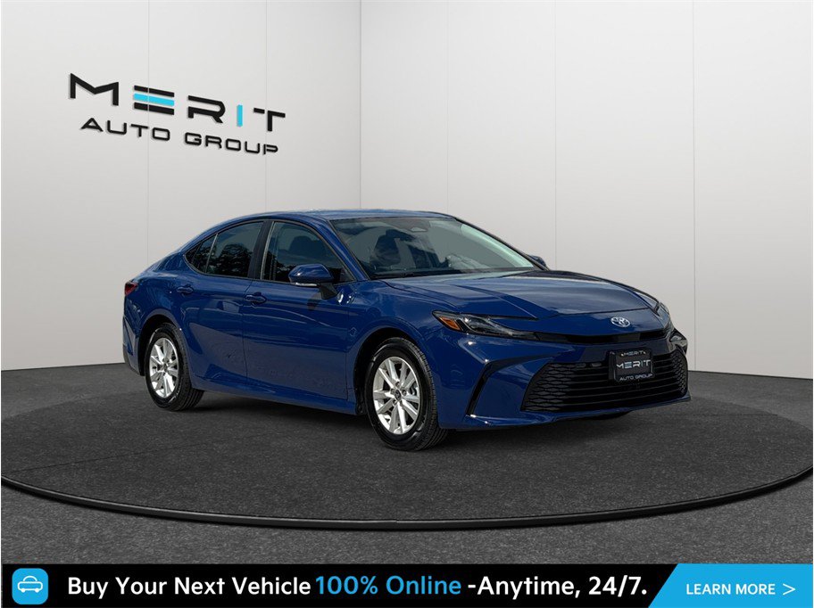 Used 2025 Toyota Camry LE w/ Convenience Package FWD image 1