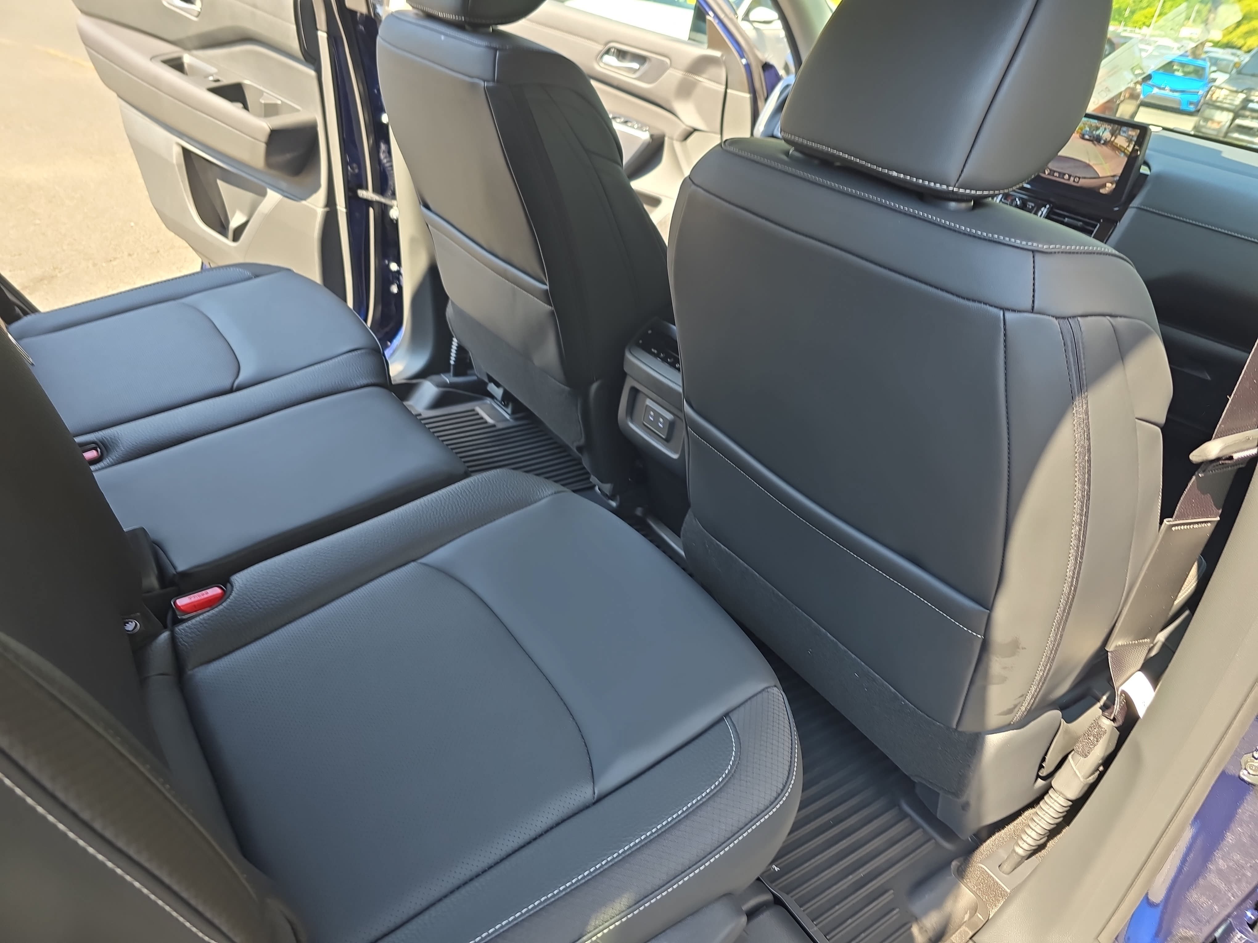 New 2026 Nissan Pathfinder SL AWD/4WD image 11