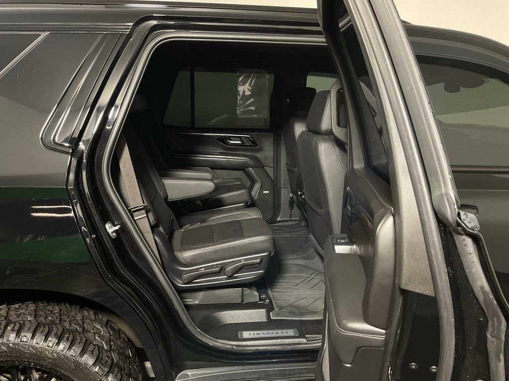 Used 2025 Chevrolet Tahoe Z71 w/ Comfort Package image 34