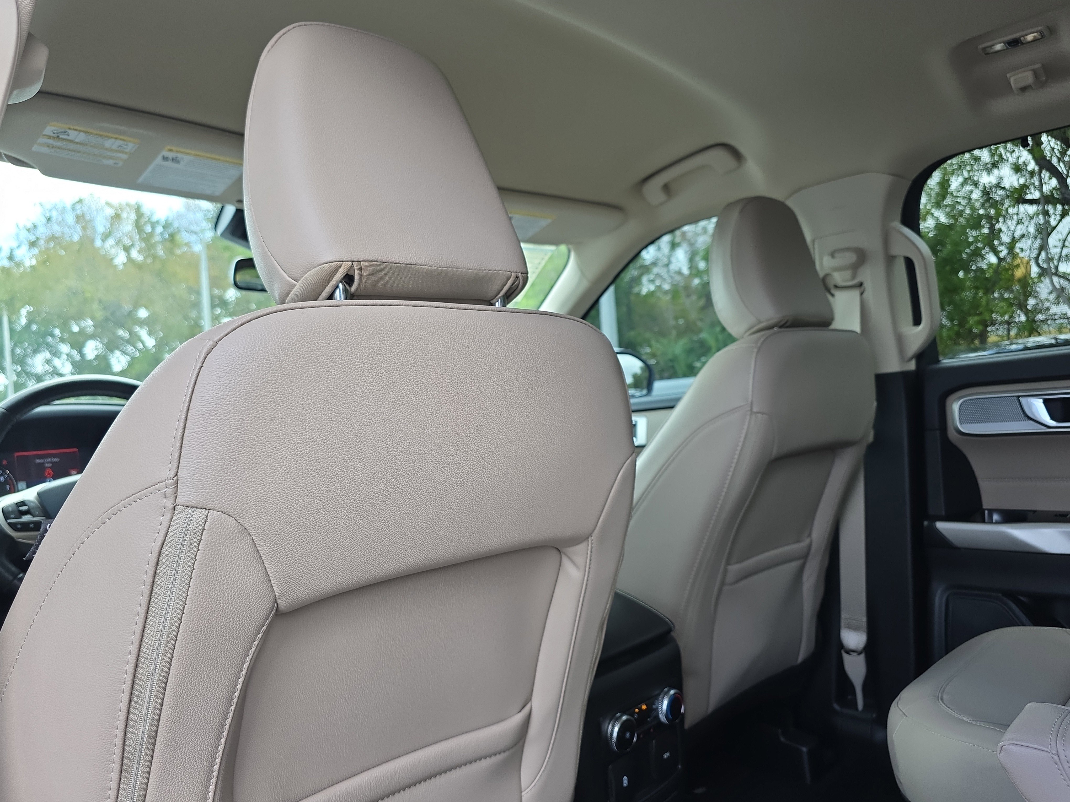 Used 2023 Ford Explorer Limited RWD image 15